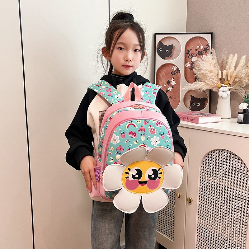 跨境批发新款可爱书包小学生幼儿园大班1-2年纪中号双肩郊游背包