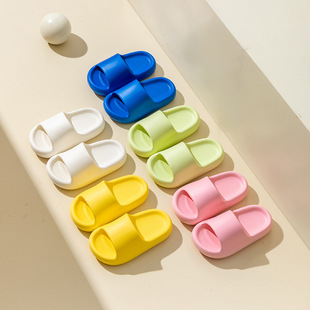 Thick Bottom Slip-on Feeling Indoor Household Sandals and Slippers for Girls Summer Bathroom Non-Slip Bathing for Children Wearing Sandals for Boys