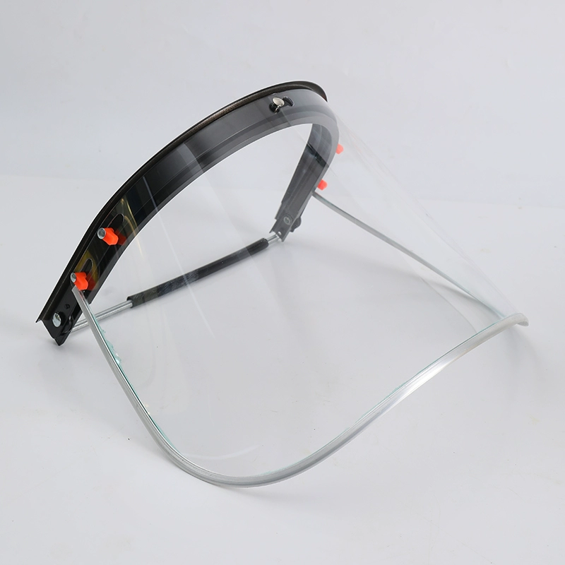 Защитный кронштейн защитной маски типа шлема с жидкостной защитой от брызг на лицевой панели