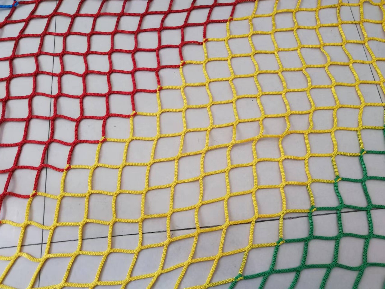 儿童彩色安全防护网楼梯天井阳台防护网幼儿园火车卧铺防摔防护网