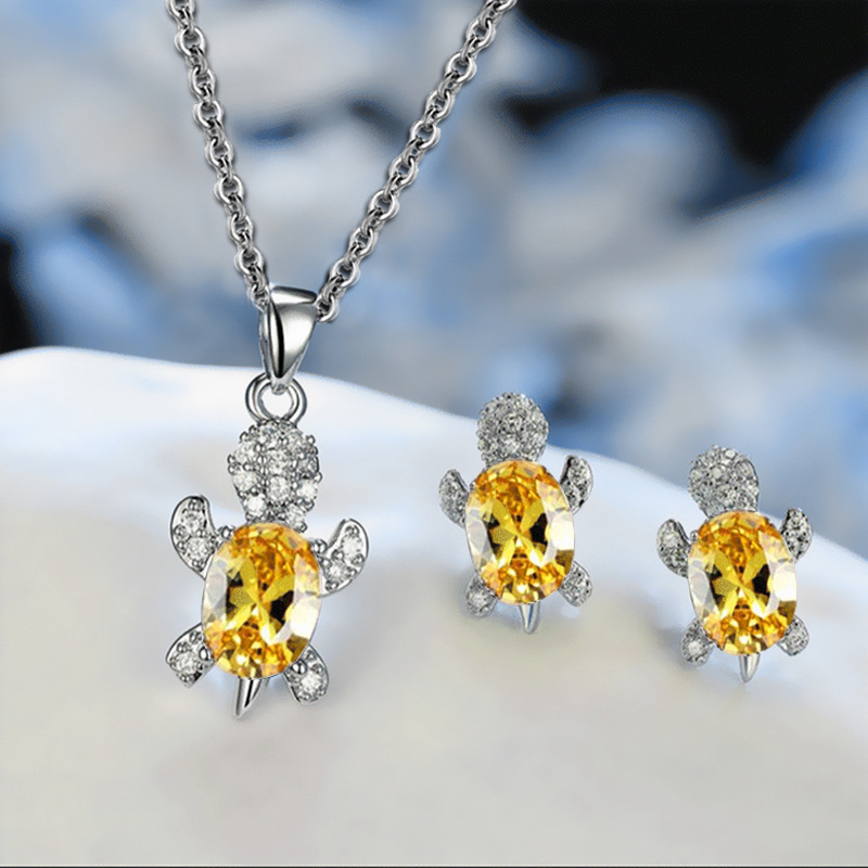 Yunjin europeo y americano Venta caliente moda nicho diseño tortuga pendientes collar traje animal femenino serie joyería al por mayor