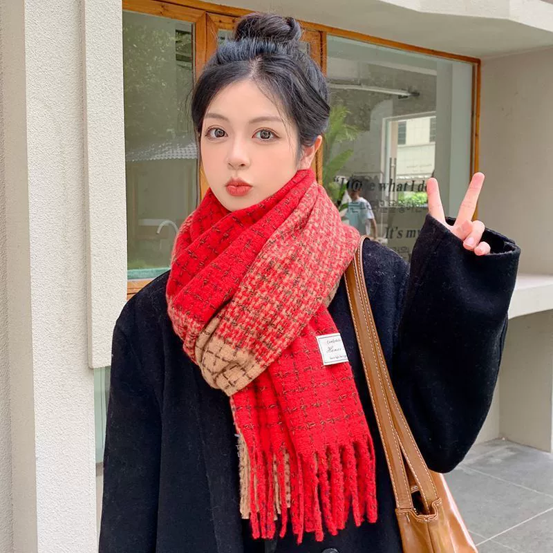 Atmospheric scarf, keep warm knitted demi-season cloak made of faux fur, Korean style
