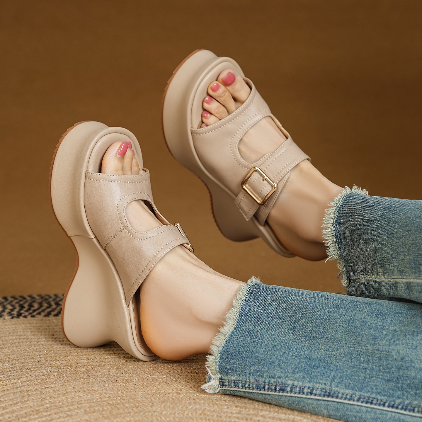 Sandal hở mũi nữ đế xuồng cao gót 9 cm quai ngang khóa móc da bò — màu nâu
