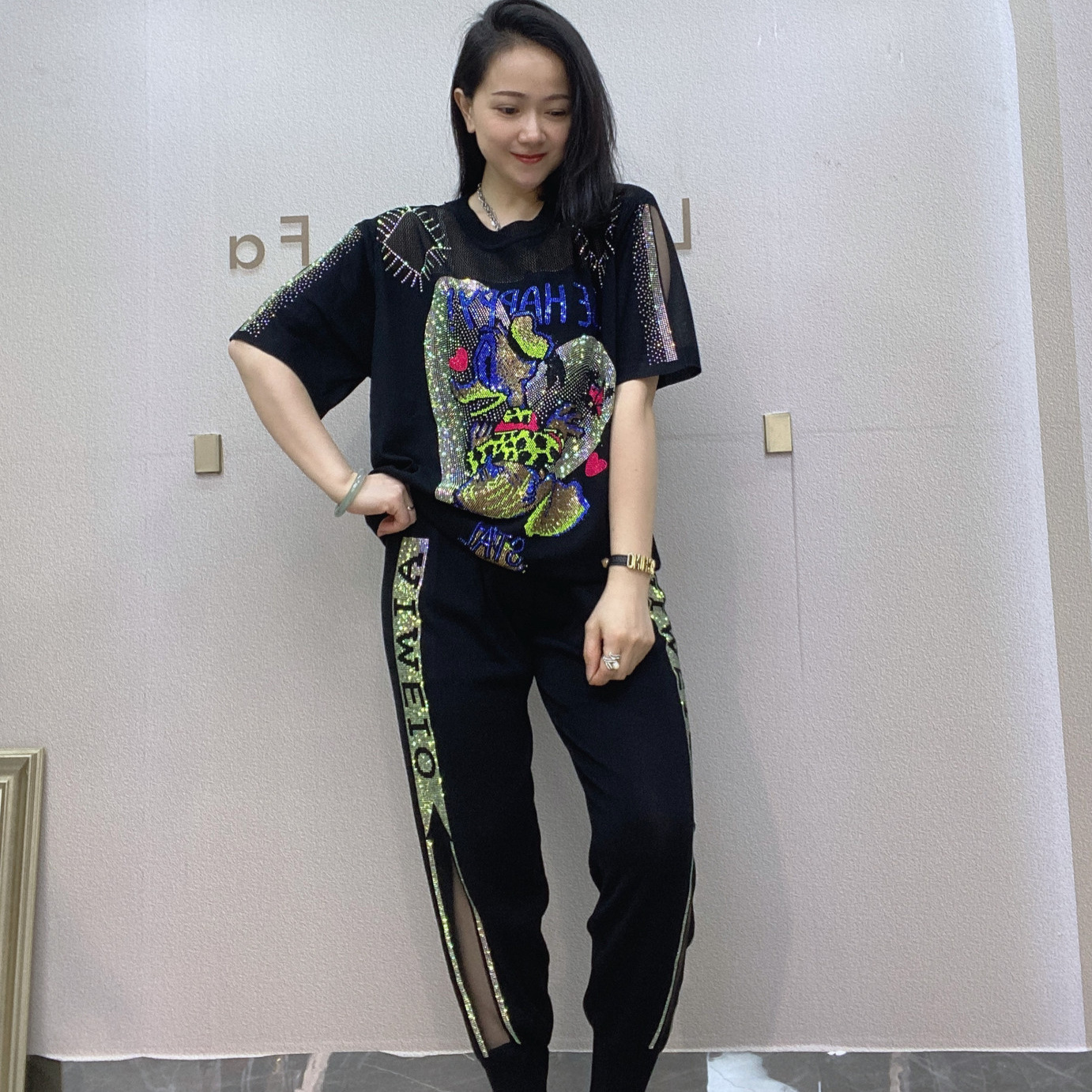 2025 Summer New Style Knitted Short-Sleeve Set for Women, European Style Rhinestone T-Shirt, Stylish Two-Piece Set with Trousers, Wholesale Women's Clothing