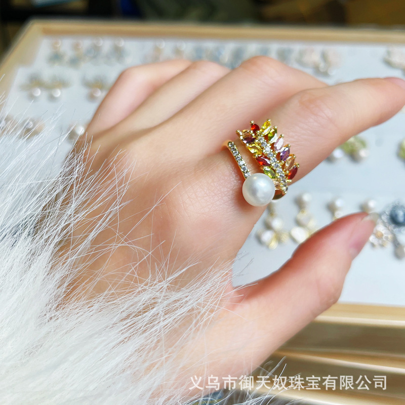 여성을위한 천연 담수 진주 목걸이 국경 인터넷 연예인 지르콘 틈새 새로운 디자인 브로치 기질 다목적 세트