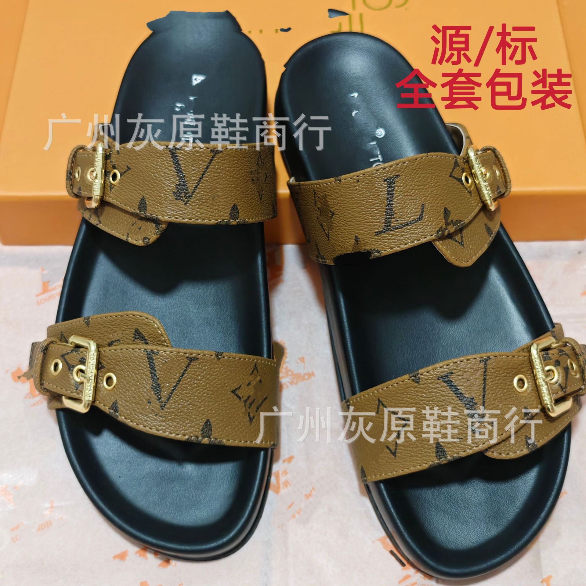 Comercio exterior 24 nuevo estilo Oriente Medio Camboya pantuflas de playa hombres y mujeres ropa exterior fondo plano hebilla de metal letras zapatillas de burro fuente pura