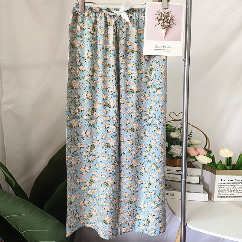 하늘색 작은 꽃무늬