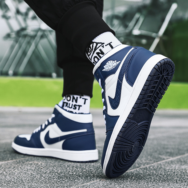 正規品のaj1の中で灰皿の男性の靴のdunk sbの白黒のパンダの板の靴の公式サイトのaf 1空軍の1号の運動靴を手伝います。|undefined