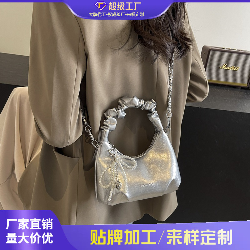Silver Pleated Small Handbag for Women 2026 Summer New Dumpling Bag Versatile Stylish Chain Commuter Crossbody Bag Silver Pleated Small Handbag for Women 2026 Summer New Dumpling Bag Versatile Stylish Chain Commuter Crossbody Bag