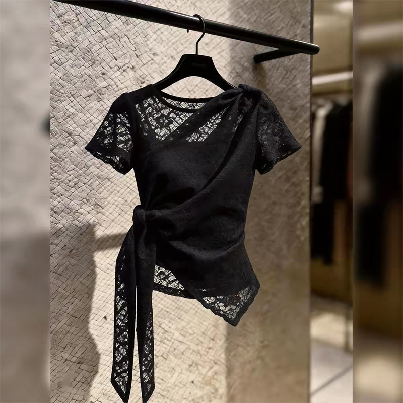 Black Elegant Hollow-Out Lace Short-Sleeve T-Shirt 2026 Summer New Style Irregular Tie-Up Stylish Photo-Ready Top for Women
