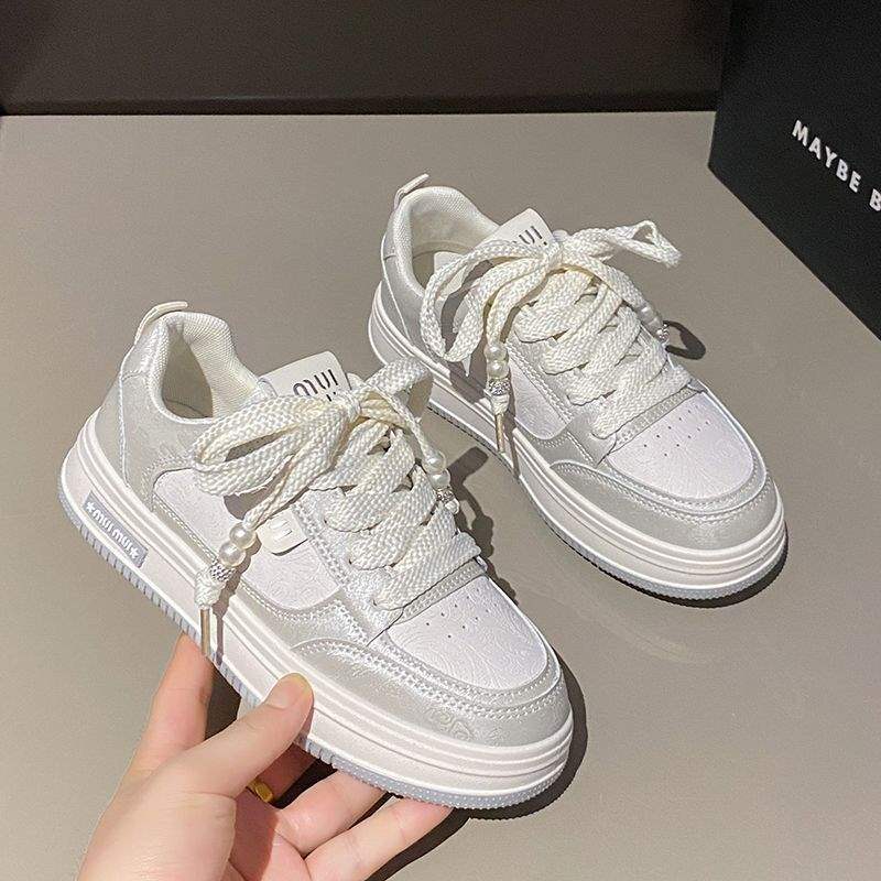 Yang Mi mismo estilo zapatos de mujer 2025 primavera y otoño nuevos zapatos casuales de suela gruesa zapatos de tabla ins zapatos blancos transpirables de todo fósforo mujeres