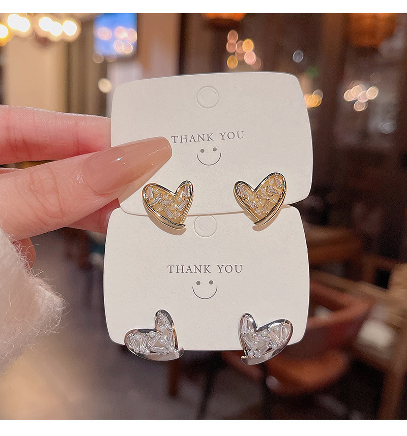 Simple Style Heart Shape Copper Plating Artificial Pearls Zircon Ear Studs 1 Pair
