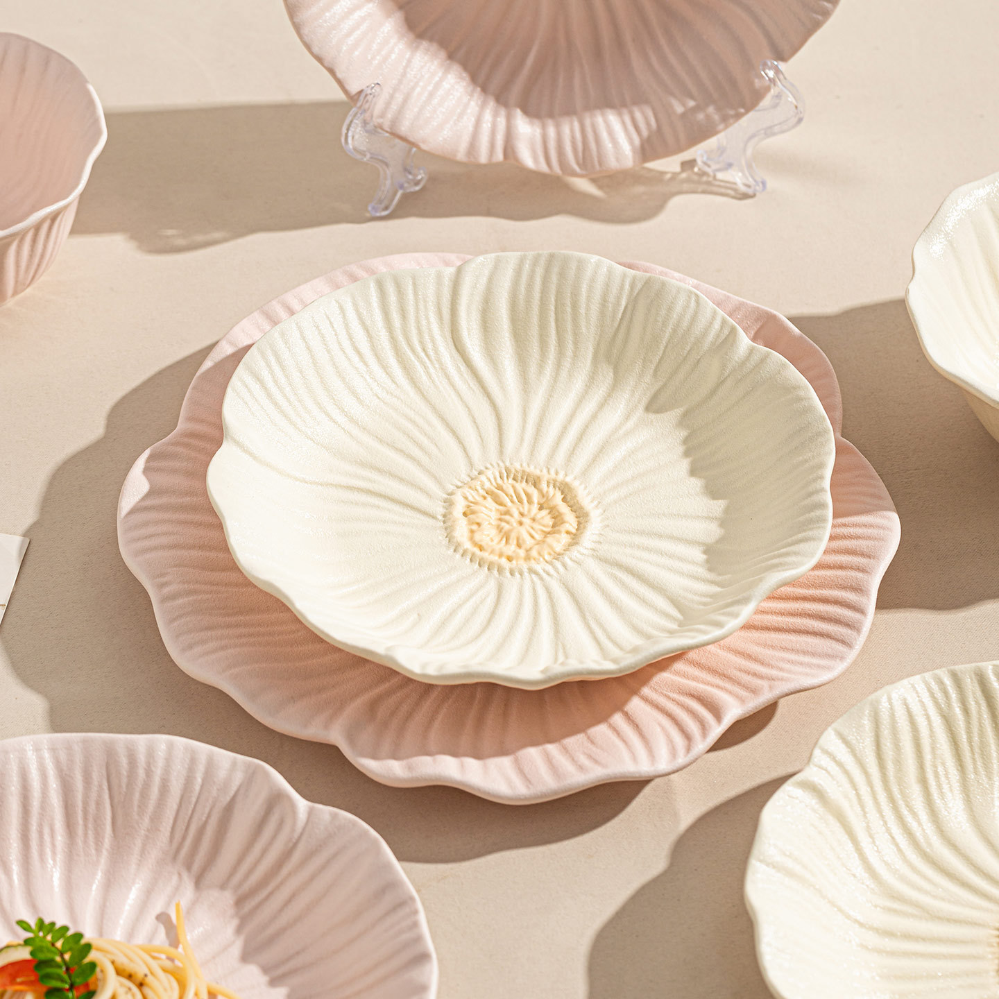 estilo japonés inswind nuevo esmerilado en relieve platos platos de platos de cerámica de alto valor de la cara cubiertos set platos
