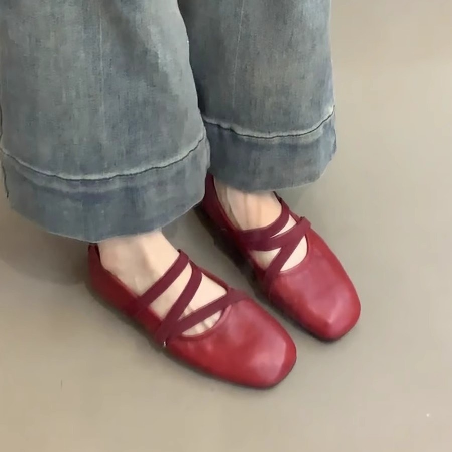 Versión de piel de oveja ~ Zapatos Mary Jane rojos con cinta cruzada francesa, zapatos planos, zapatos de ballet de hadas de estilo nocturno de boca baja para mujer