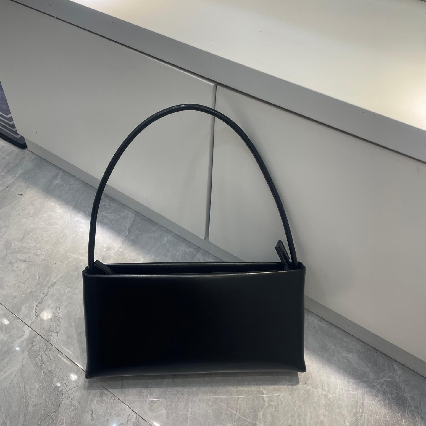 2025 New Luxury Underarm Bag For Women Simple Versatile Crossbody Bag Textured Casual Commuter Baguette Bag - Thumbnail 8