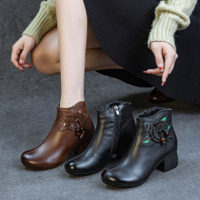 真皮靴子女2025秋冬季新款粗跟软底加绒加棉短靴头层牛皮花朵女靴