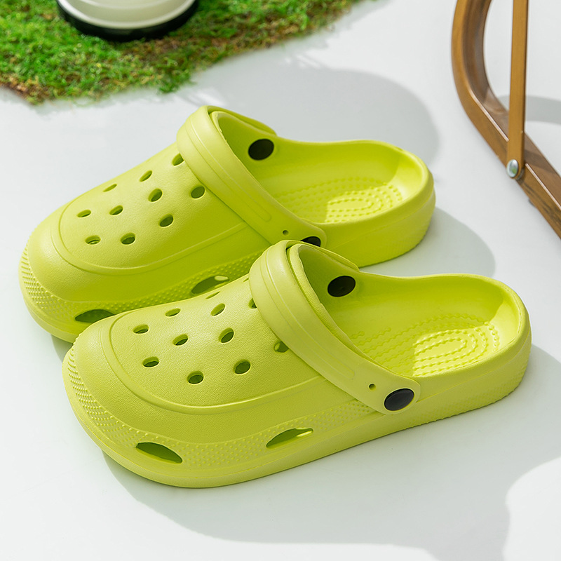 Zapatos para hombres de verano 2024 nuevo pedazo de mierda sensación antideslizante desodorante fondo grueso sandalinas de playa Eva para mujeres de verano