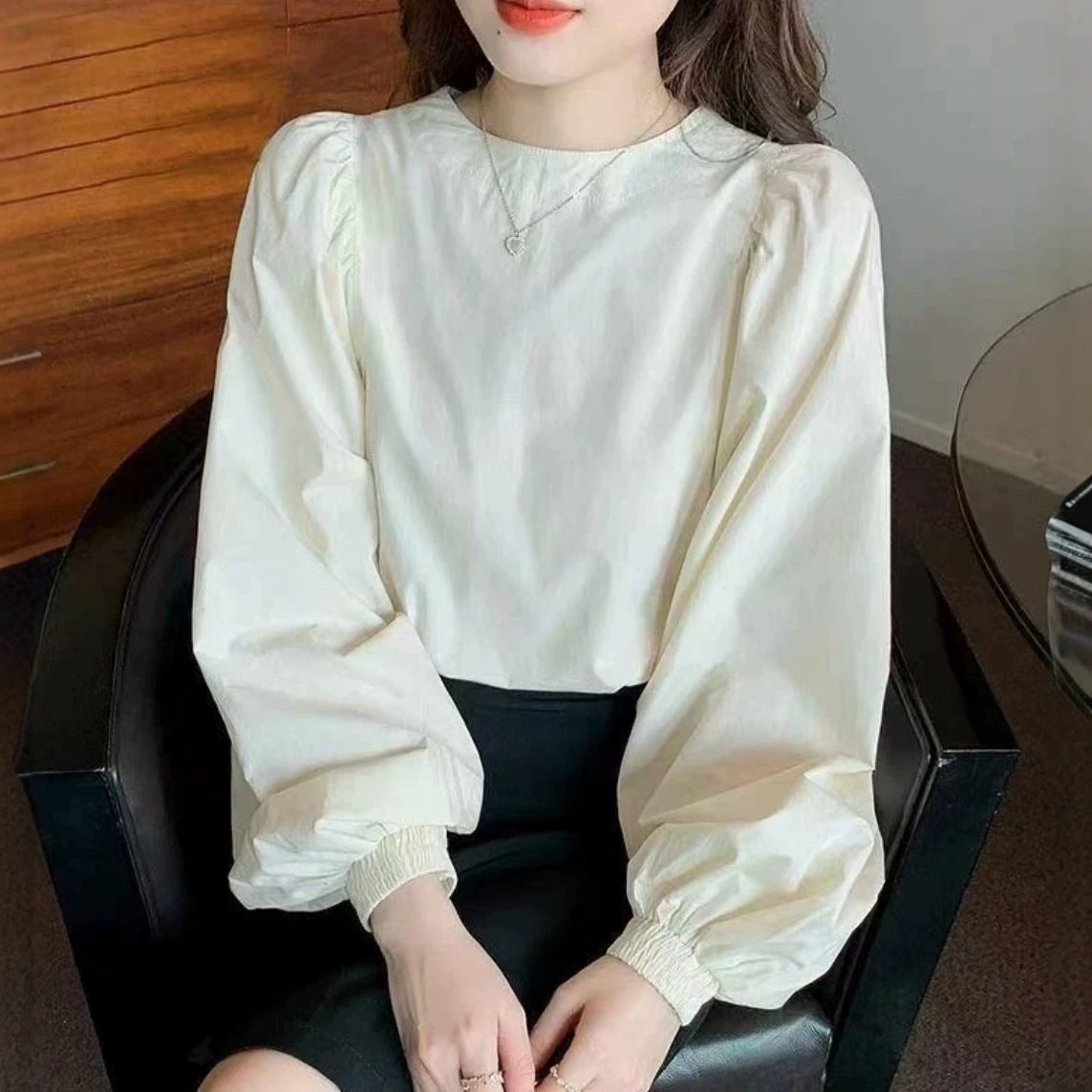 法式白色衬衫女春秋季新款复古宽松长袖衬衣设计感小众泡泡袖上衣