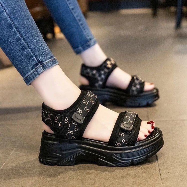 Sports Thick-Soled Dad Sandals for Women, Trendy Ins Style 2026 Summer New Versatile Velcro Roman Platform High-Heeled Sandals