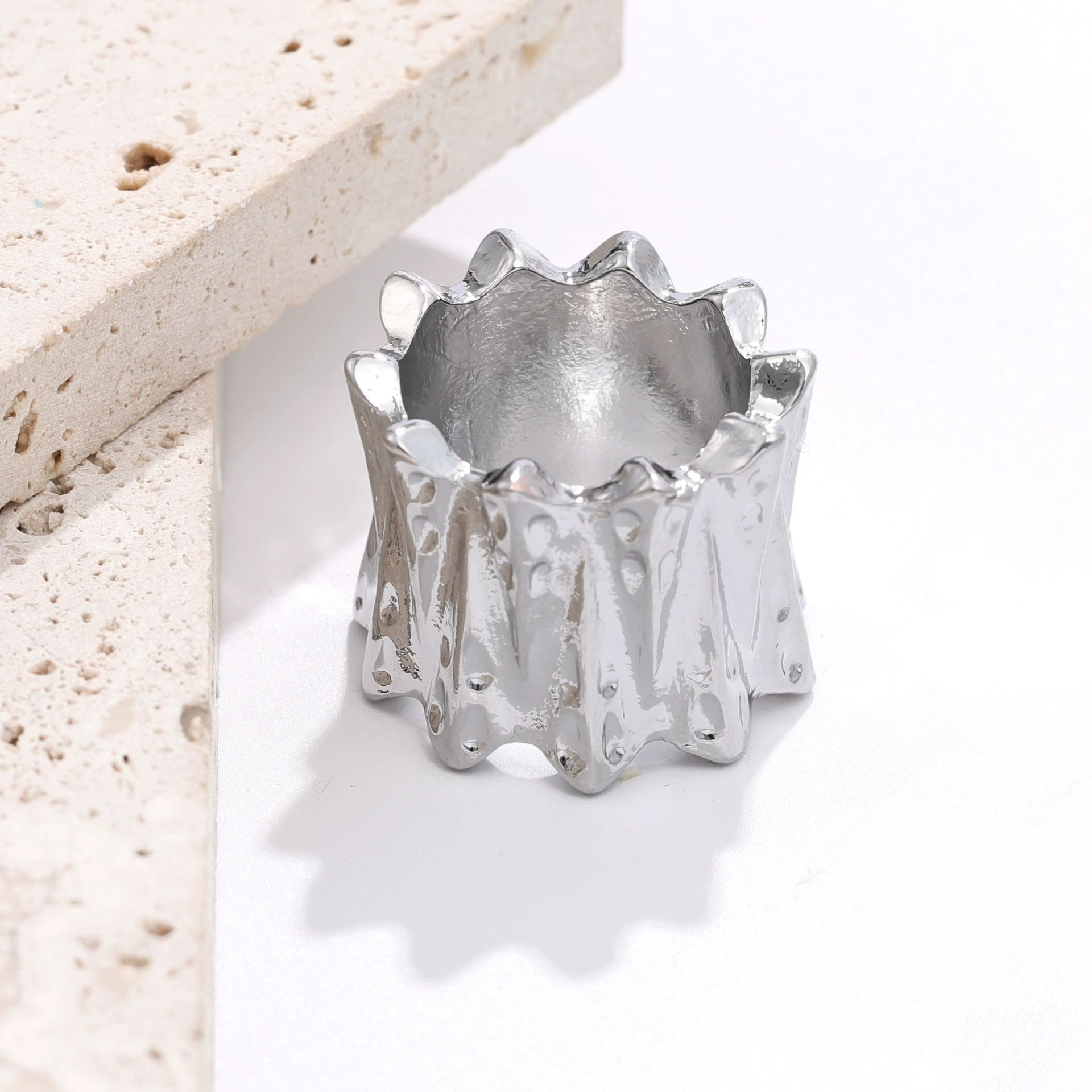 Anillo europeo y americano personalidad de moda hombre de moda mar marchito piedra podrida pareja mujer ins anillo de nicho anillo abierto simple