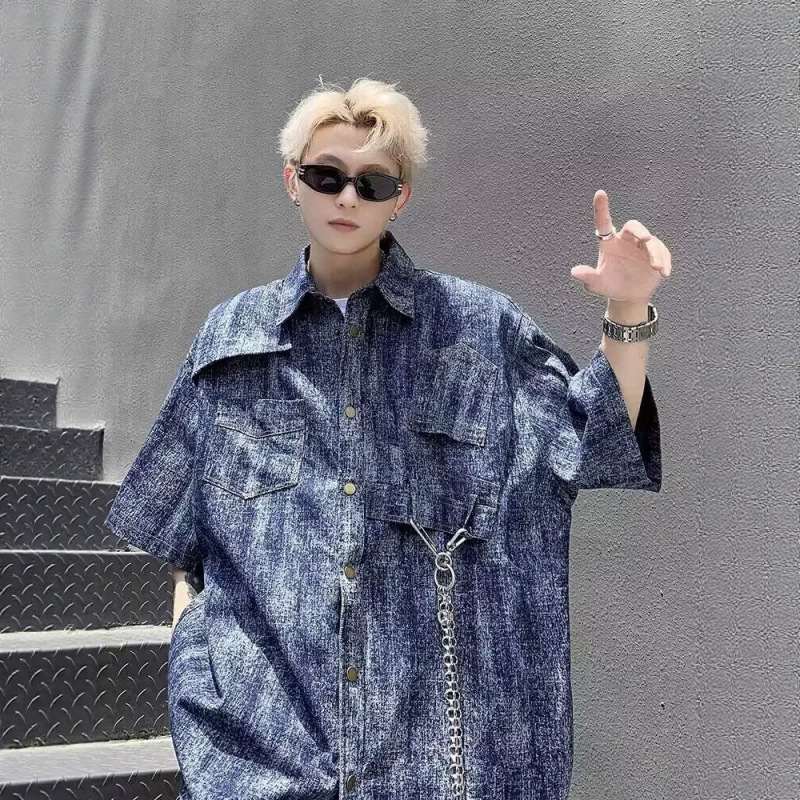 Men's Summer Tie-Dye Washed Vintage Denim Short-Sleeve Shirt with Necklace and Shoulder Pad Design, American Retro Style Men's Summer Tie-Dye Washed Vintage Denim Short-Sleeve Shirt with Necklace and Shoulder Pad Design, American Retro Style
