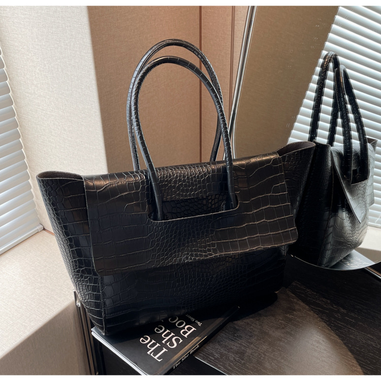 Crocodile Pattern Large Shoulder Bag For Women Retro Style Handbag_voghion.com