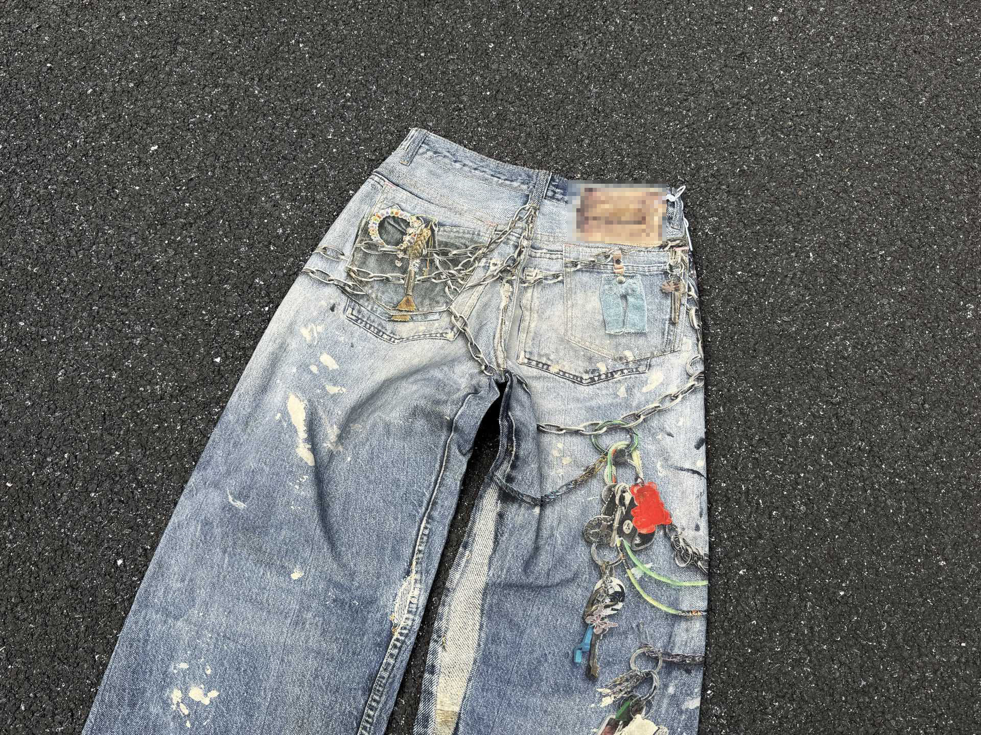 Style Oversized Washed Denim Pants – Baggy Streetwear Jeans With Ripple Effect & Distressed Detailing"_voghion.com