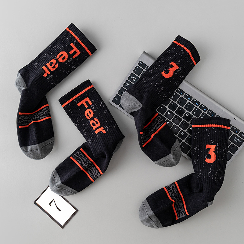 2025d 23 Styles Brand Fear 3 Collaboration Trendy Casual Sports Socks_voghion.com