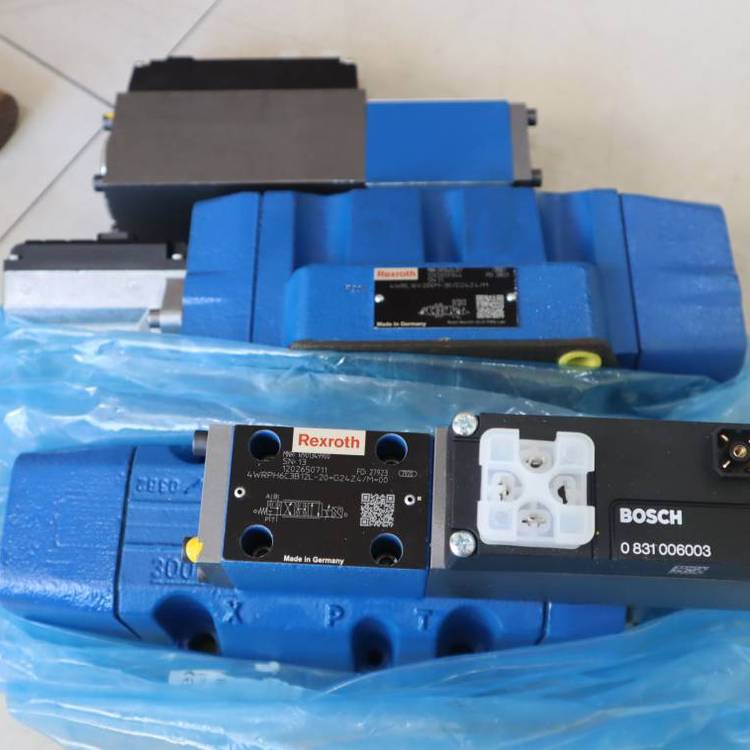 供应4WRL16V200M-30G24Z4M 力士乐 液压比例方向阀