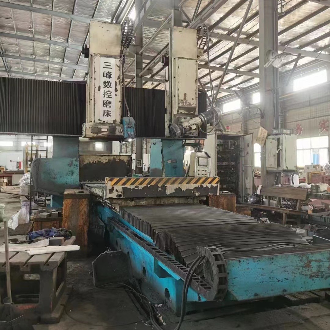 出售齐二落地镗铣T6920（4×10），92年，回台3×3,在位