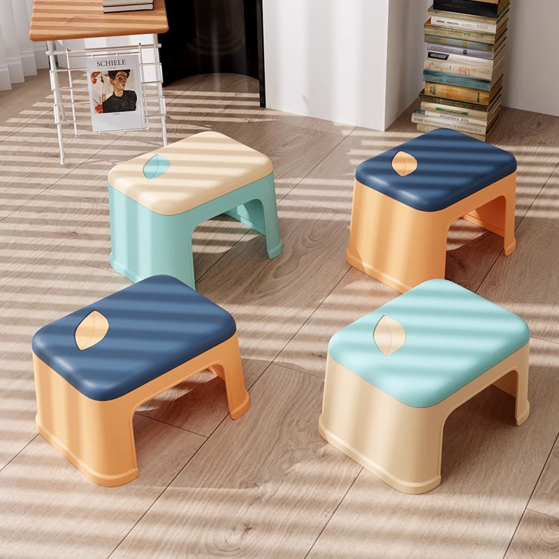 Plastic small stool for home use, thickened, bathroom footrest, coffee table spare, small plate stool, children's chair, low stool, stackable