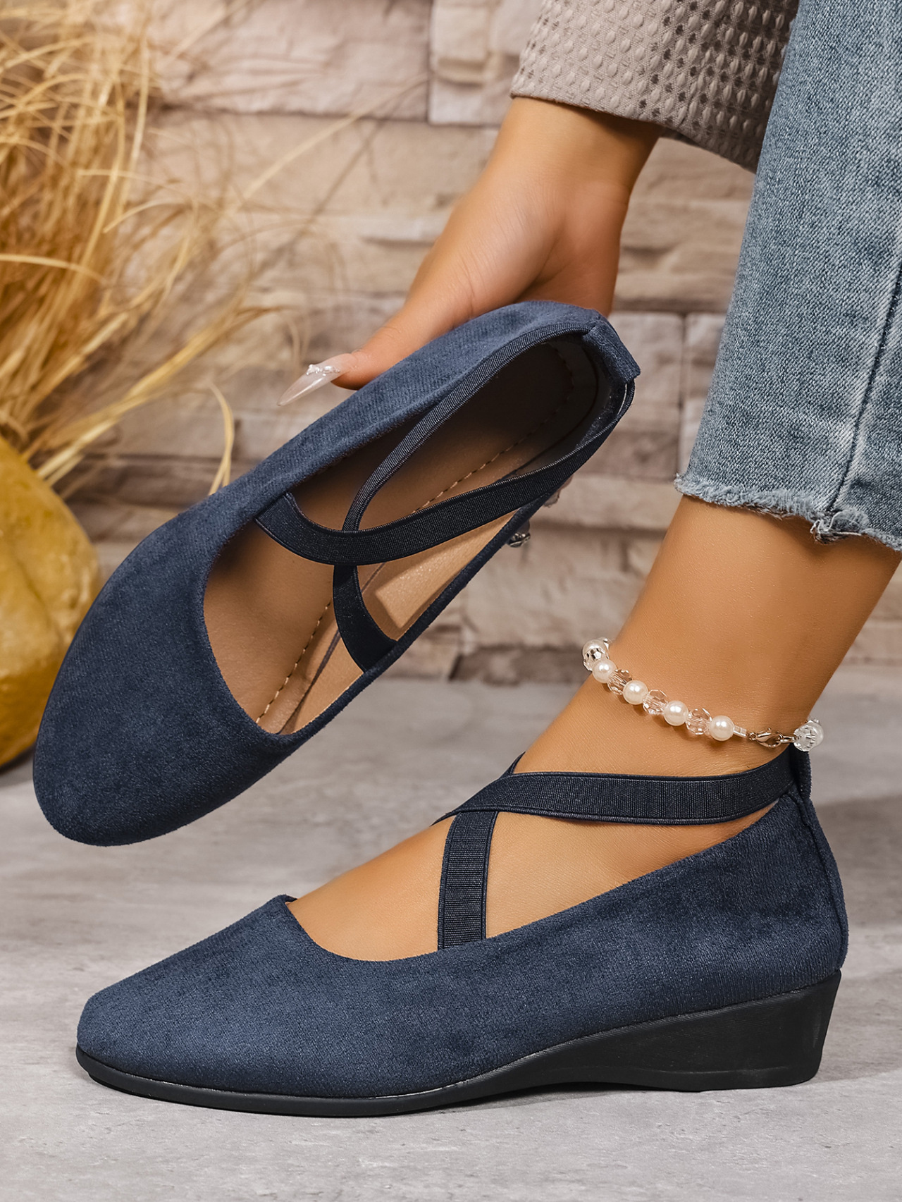 Chaussures compensées en daim pour femme avec bande élastique_voghion.com