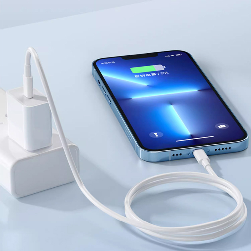 Rio USB-C inteligente traje de carga universal PD-20W estable sin dañar la máquina certificación carga cabeza ventas directas de fábrica