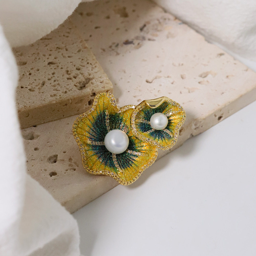 Esmalte de moda pintado cristal brillante broche de hoja de loto pin de cera de miel de perla de jade pectoral [accesorios DIY]