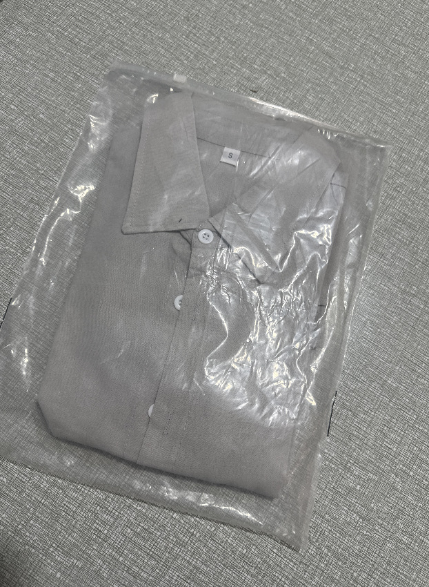 회색