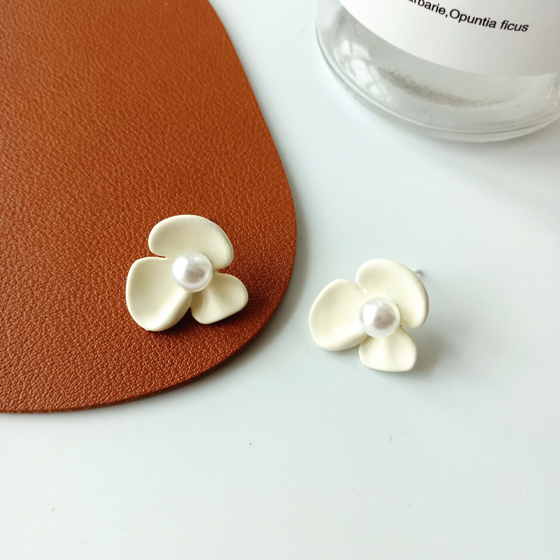 Simple Style Flower Alloy Stoving Varnish Earrings 1 Pair display picture 9