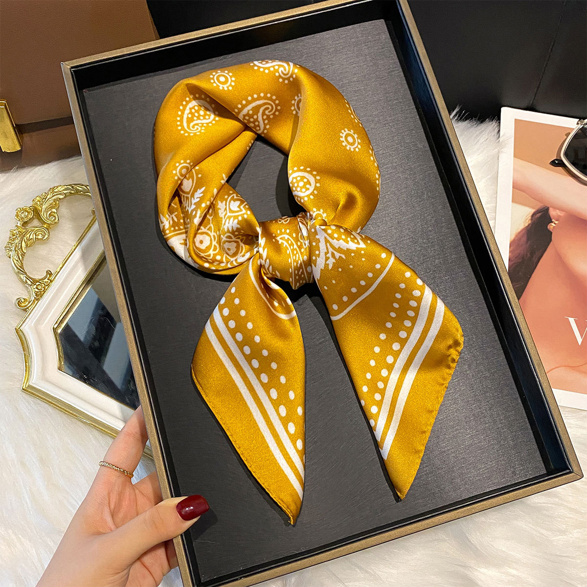 Luxurious Women’s Printed Silk Feel Scarf Versatile Spring Accessory_voghion.com