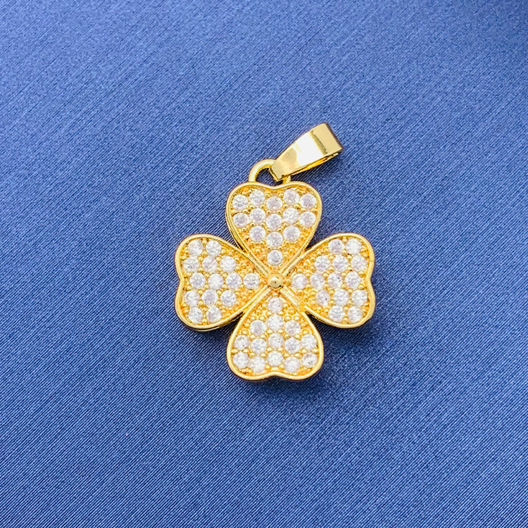 百種類のペンダントは心のままにファッションの経典を配合します。カップルの美しいペンダントは親友のアクセサリーを送ります。