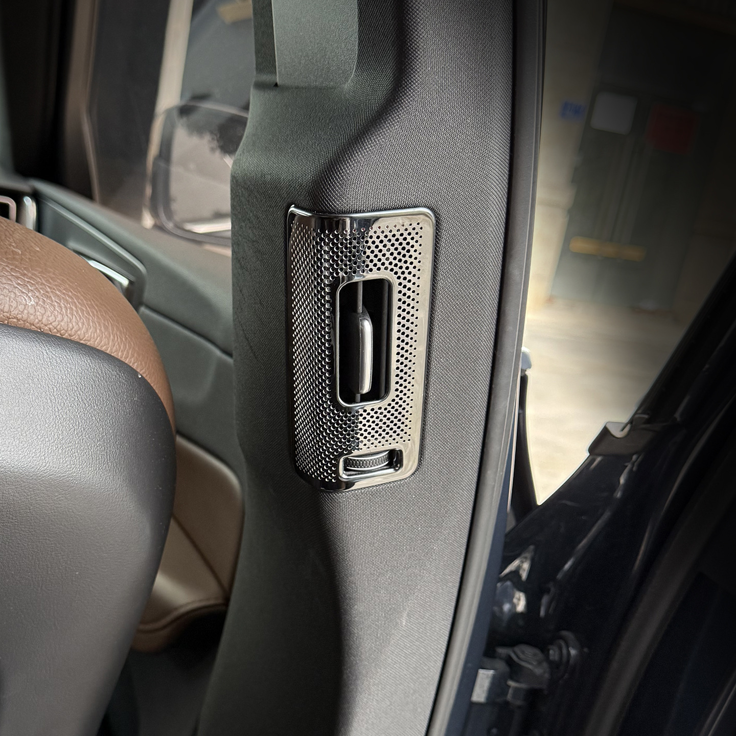 Suitable for Volvo Xc60Xc90S90V90 Center Column Air Outlet Protective Cover B-Pillar Dust Cover Decorative Sticker on Both Sides