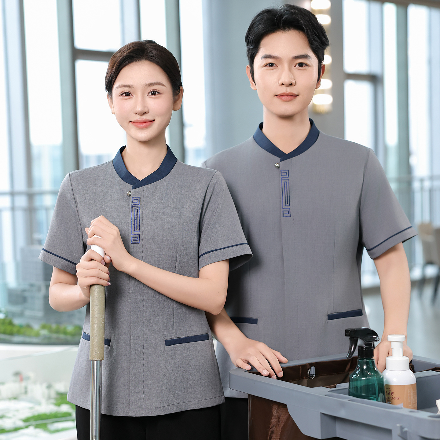 Summer cleaning uniforms with embroidered logos for hotels, guesthouses, shopping malls, and property management cleaning staff; short-sleeved, lightweight workwear.