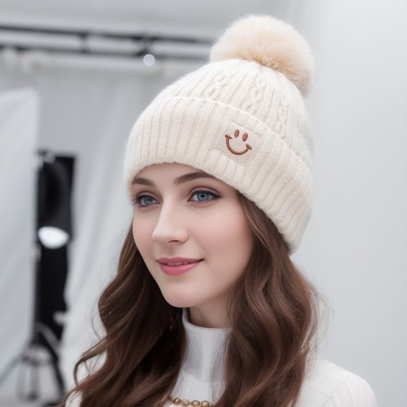 冬季新款帽子女时尚毛球笑脸针织帽加绒加厚套头帽防寒保暖毛线帽