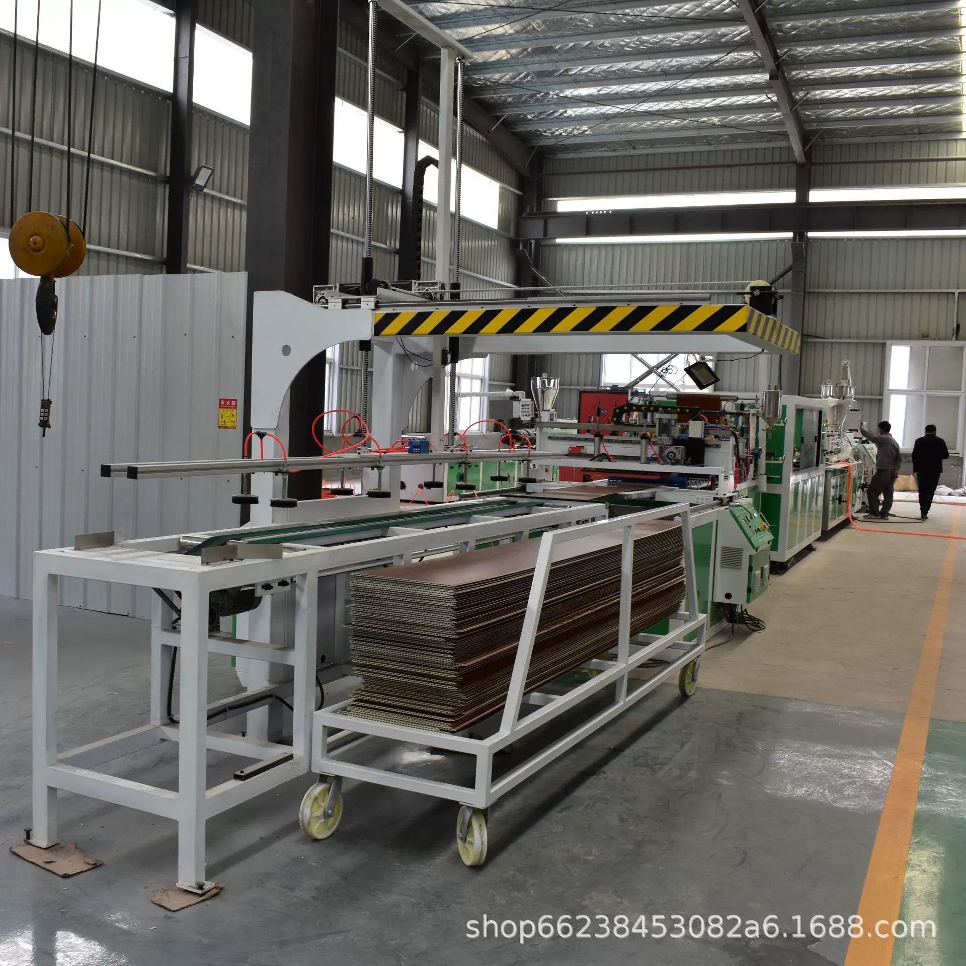 PVC竹木纤维墙板生产设备 PVC木塑装饰板生产设备