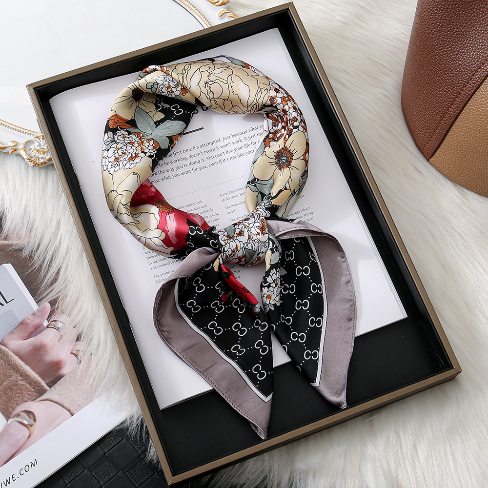 Primavera y otoño explosión impresa bufandas cuadradas retro flores antiguas bufandas ligeras de lujo de alto nivel bufandas de seda simuladas