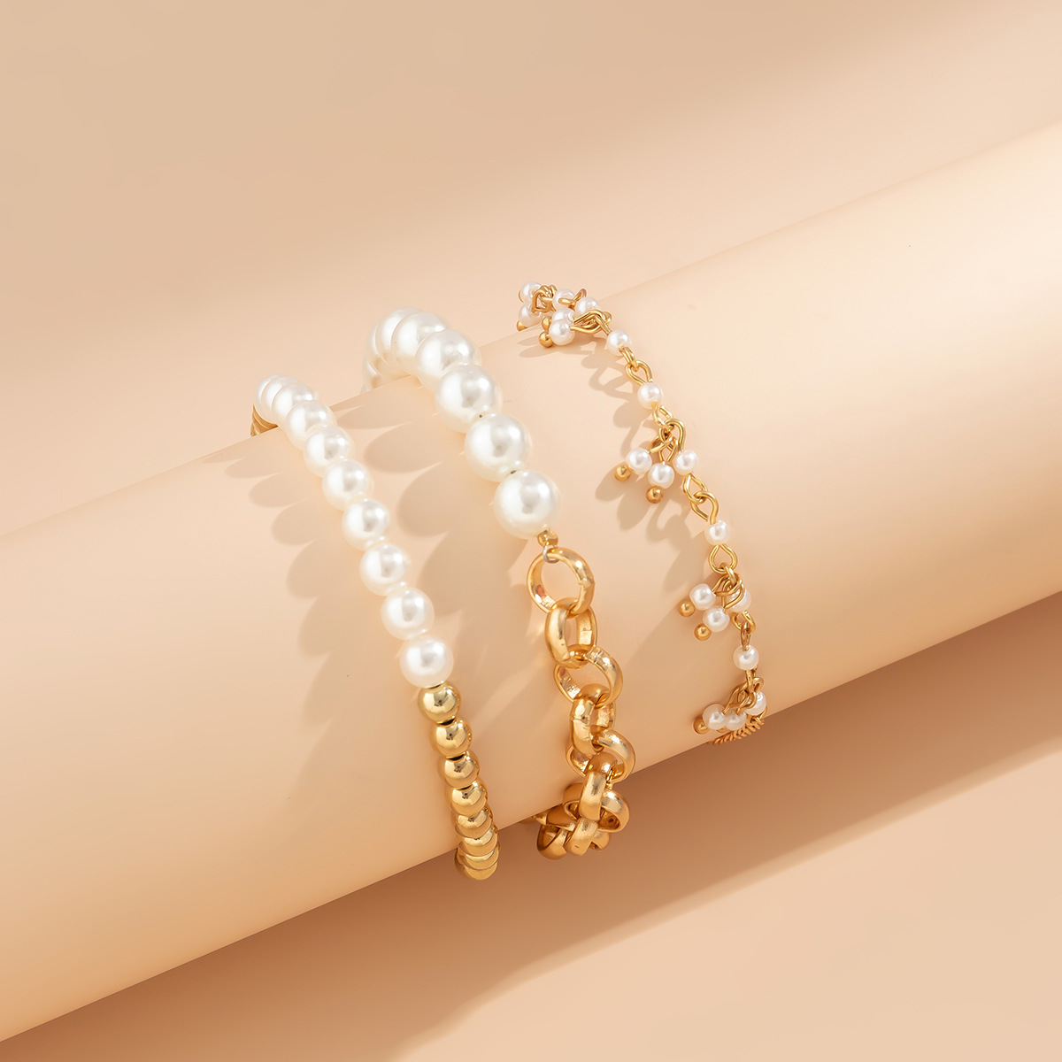 37g Weight Bracelets Classification 1 Set Quantity Holiday, Daily Occasion Imitation Pearl, Alloy Material Heart Shape Pattern Unisex Gender Irregular, Plating Design Lady Heart Shape Imitation Pearl Alloy Wholesale Bracelets 35