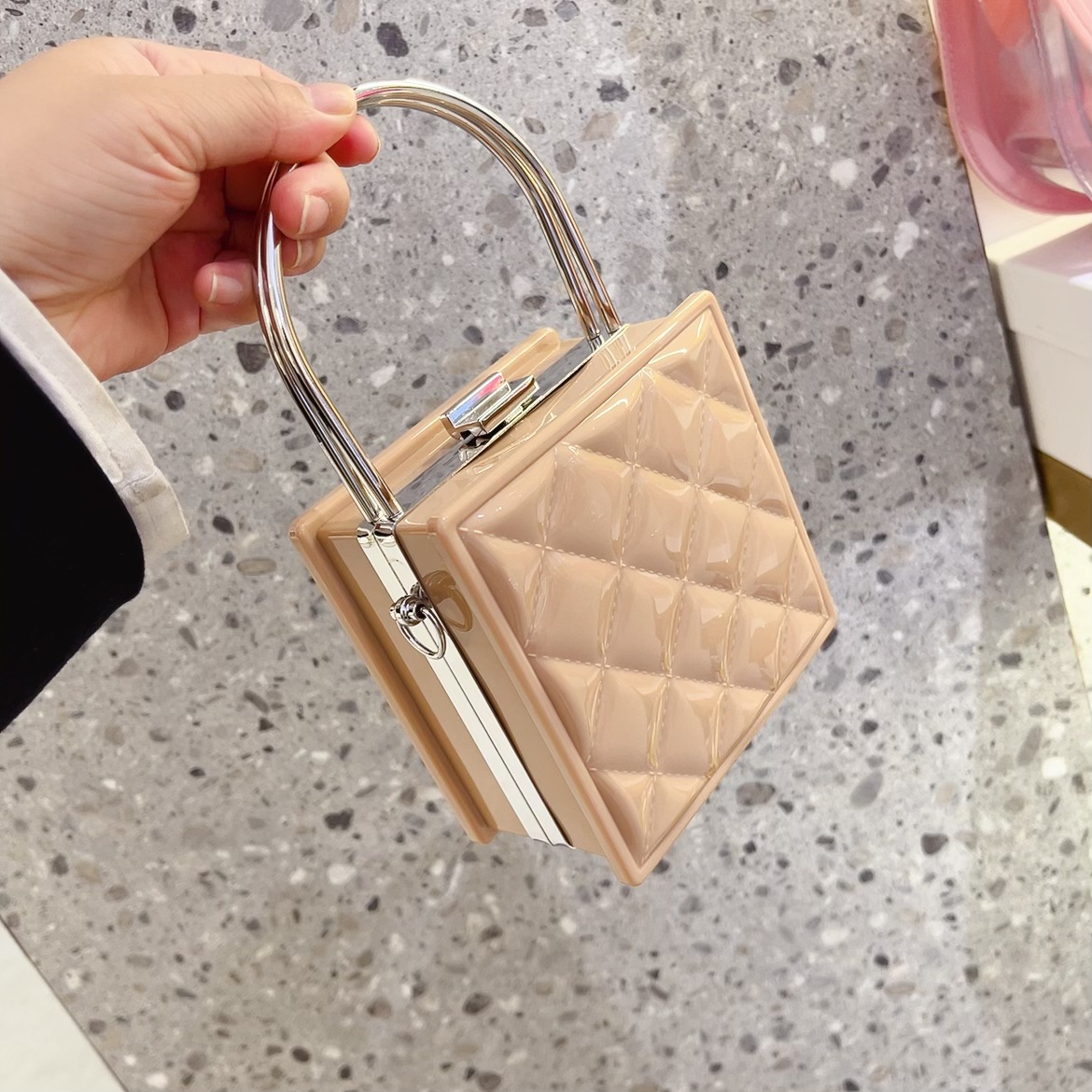 2025 New cross-border foreign trade women's bag, retro chain mini jelly bag opening red envelope box bag undefined