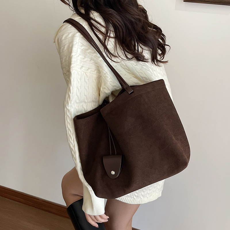 Korean Style Fashionable Suede Tote Bag 2025 Autumn and Winter Large Capacity Simple Tote Bag Versatile Casual Shopping Bag for Women