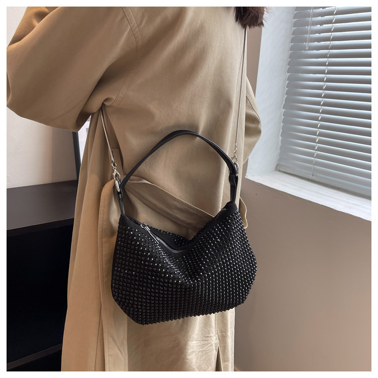 Women's Medium Pu Leather Solid Color Streetwear Square Zipper Underarm Bag display picture 6