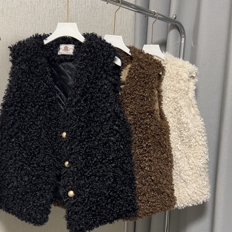 Y9Z Autumn and Winter New Faux Fur Vest, Thickened Short Coat with Lamb Wool, Versatile Loose Fit Y9Z Autumn and Winter New Faux Fur Vest, Thickened Short Coat with Lamb Wool, Versatile Loose Fit