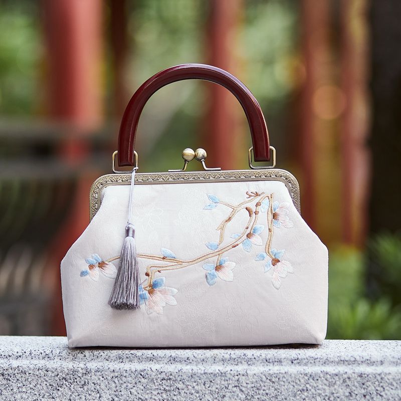 Spring 2022 New Cheongsam Antique Handbag Vintage Women's Bag Handmade Mouth Gold Bag Evening Bag Republic of China Style