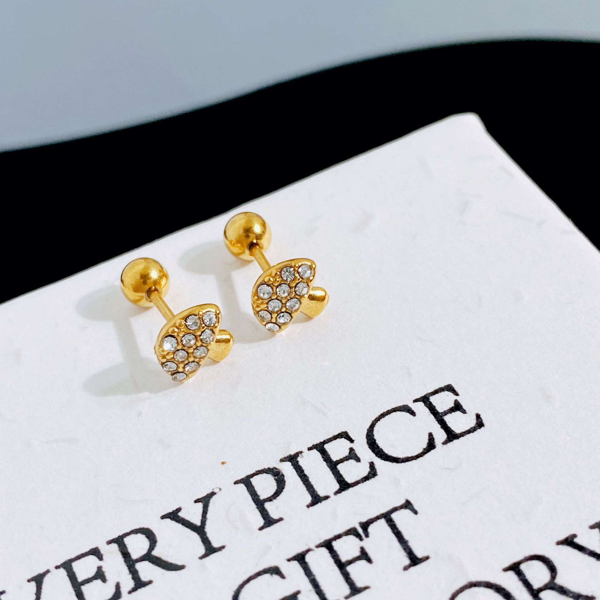 Heart Shape Pattern Women's Gender 1 Pair Sweet Heart Shape Inlay Titanium Steel Zircon Ear Studs